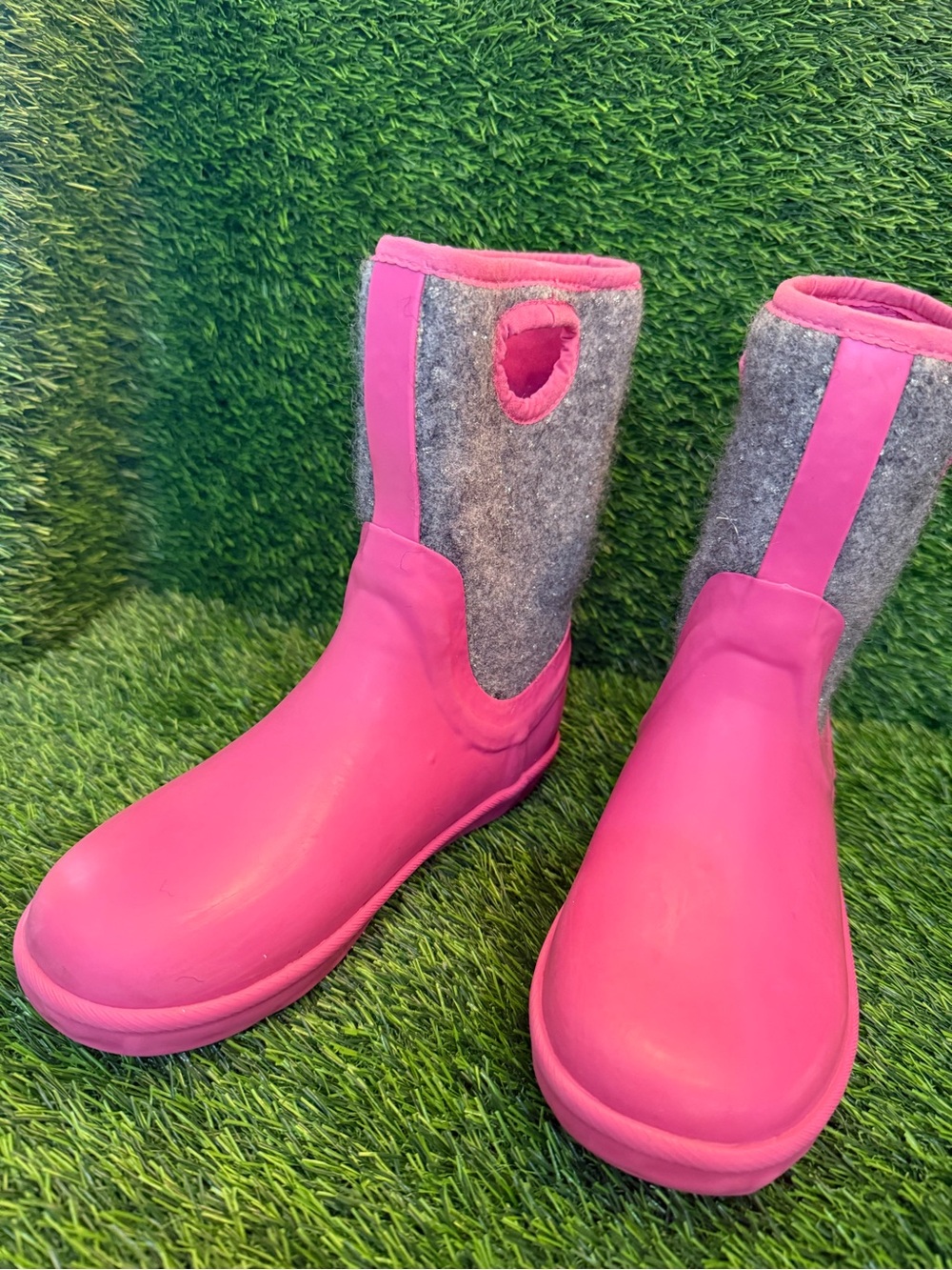 UGG youth Kids Pink grey wool Waterproof Pull-On Boots size 4Y